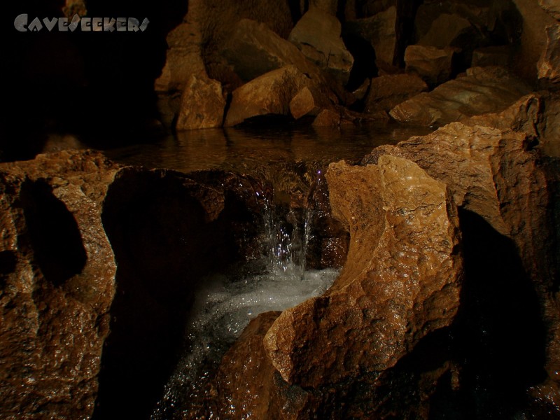 Falkensteiner Höhle: Wasserfall.