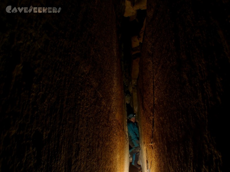 Grotte De La Salamandre: Wie aus Beton gegossen. Nur der Blaue stört.