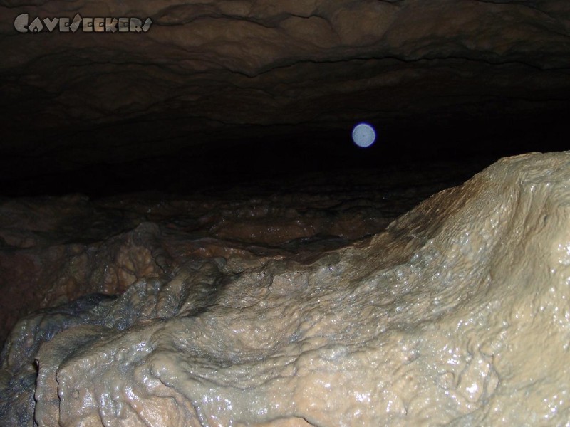 Höhle in Loch: Der 15 Meter hohe Spalt.