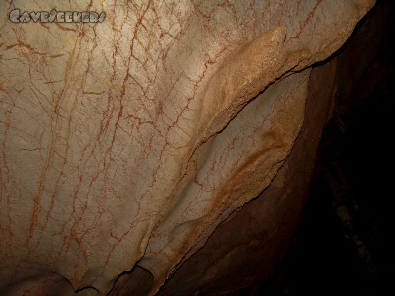 Longmen Water Cave: Deckenkonstruktion.