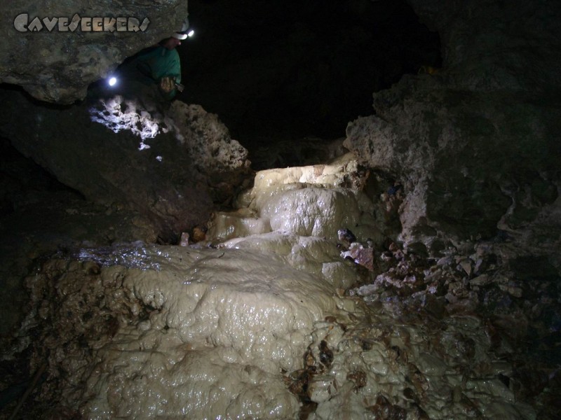 Pumperhöhle: Wasserfall Ebene 3 in voller Pracht.