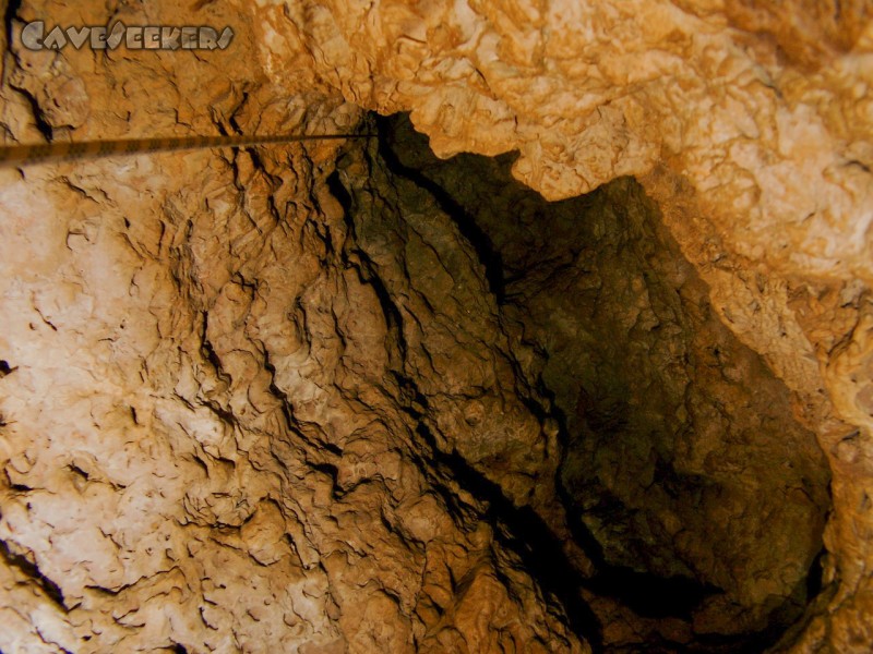 Saugendorfer Höhle: Blick nach oben, auf dem Weg nach unten.