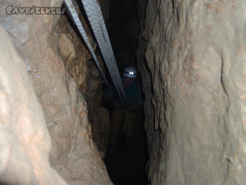 Schönsteinhöhle: Peinlich: Höhlengänger zu fett - konnte nur mit Flaschenzug aus einem Loch entfernt werden.