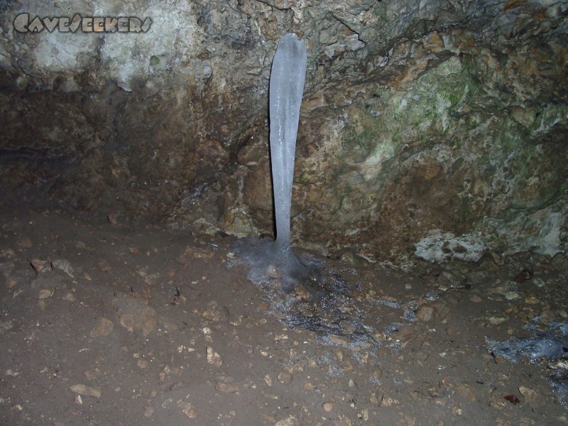 Voithhöhle: Abstrakter Eiszapfen.