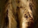 X-Akten Höhle - Nochmal, ein bischen besser zu erkennen. Zum Vergleich kriecht gerade ein CaveSeeker in der Bildmitten unten zurück zum Ausgang.
